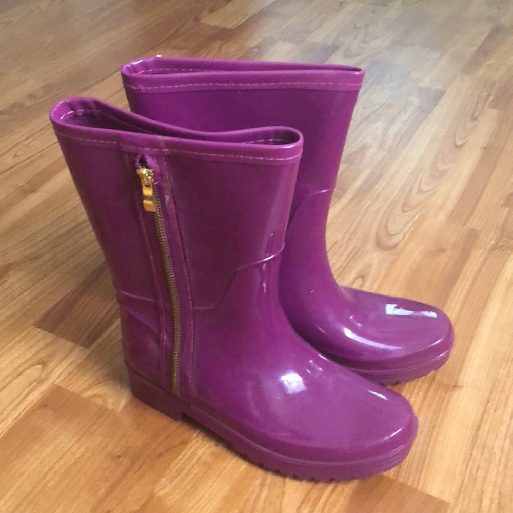 Rain boots